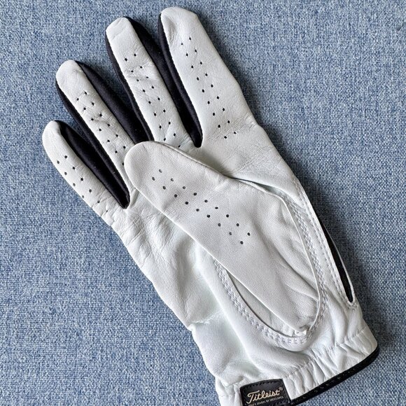 NEW Titleist Perma-Tech Golf Glove - RH - Picture 2 of 3